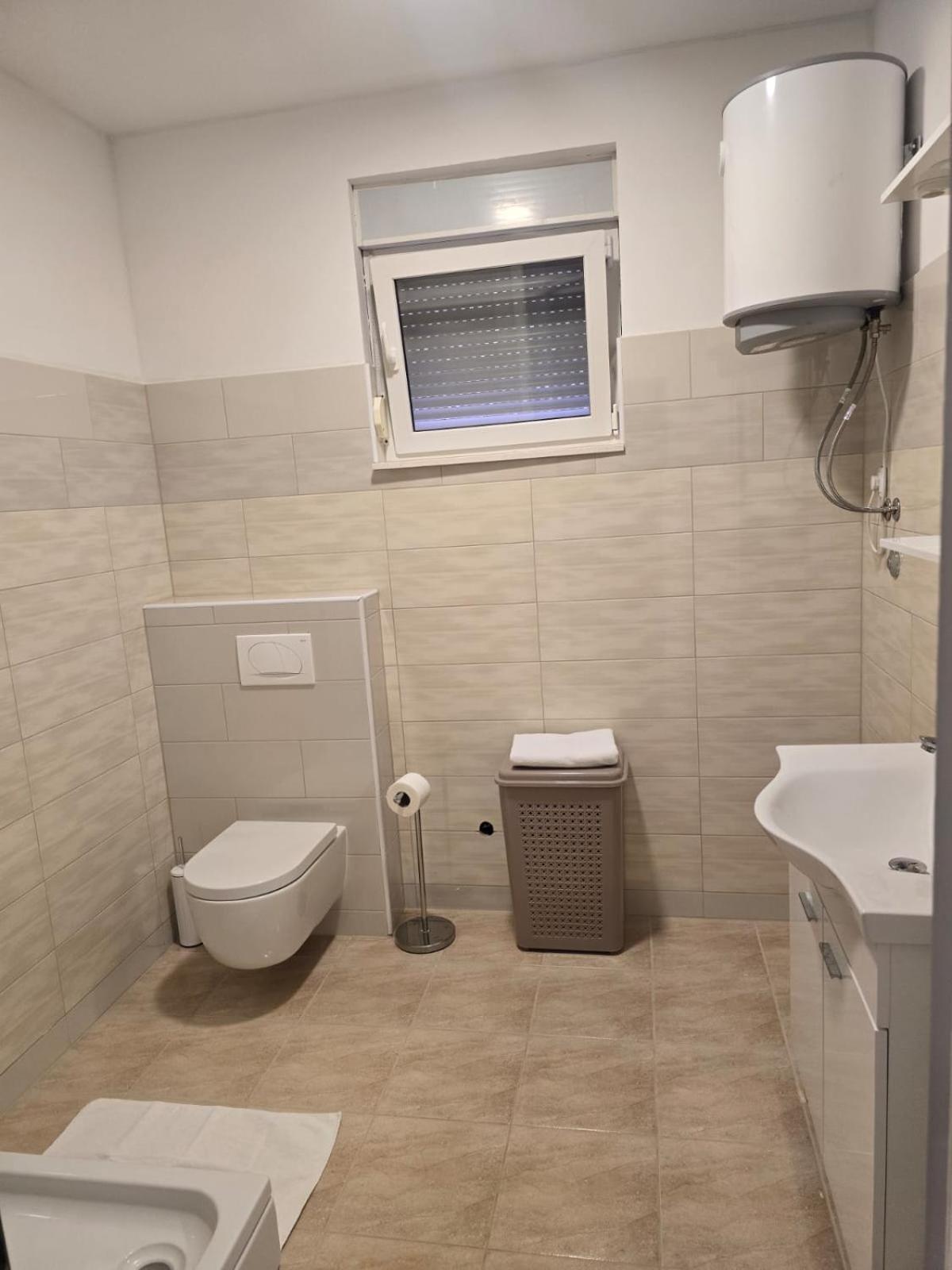 Apartment Anton Трогир Екстериор снимка